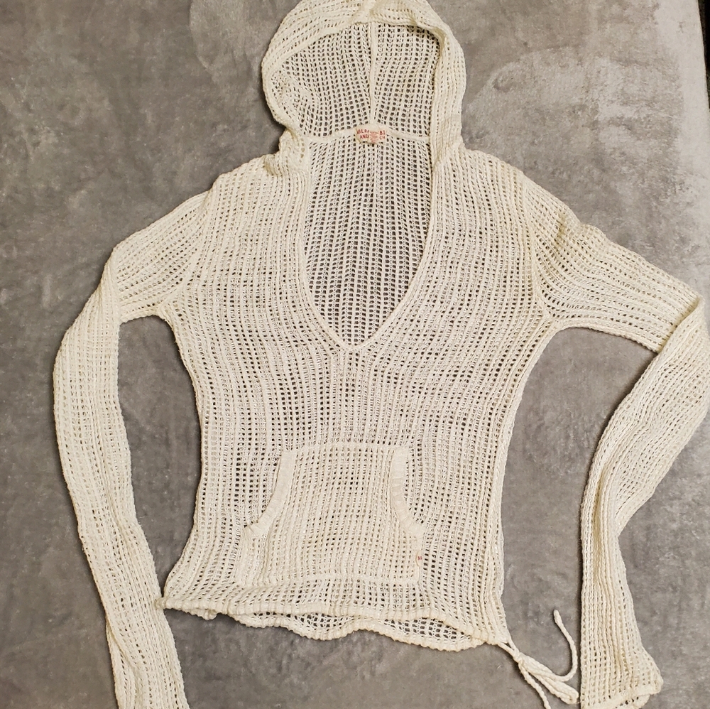 🍀A&F Fishnet cover-up top